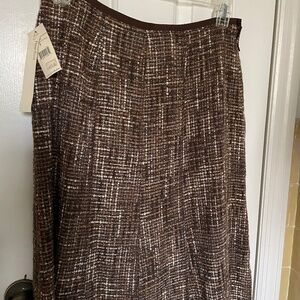 Perry Ellis Lined Wool & Acrylic 25" skirt. size 8